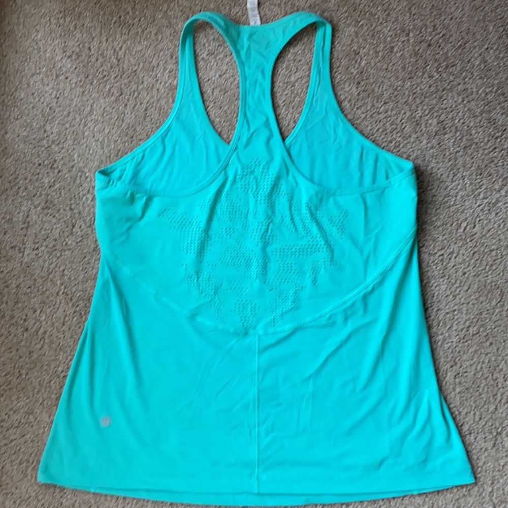 Lululemon laser cut cool razor back